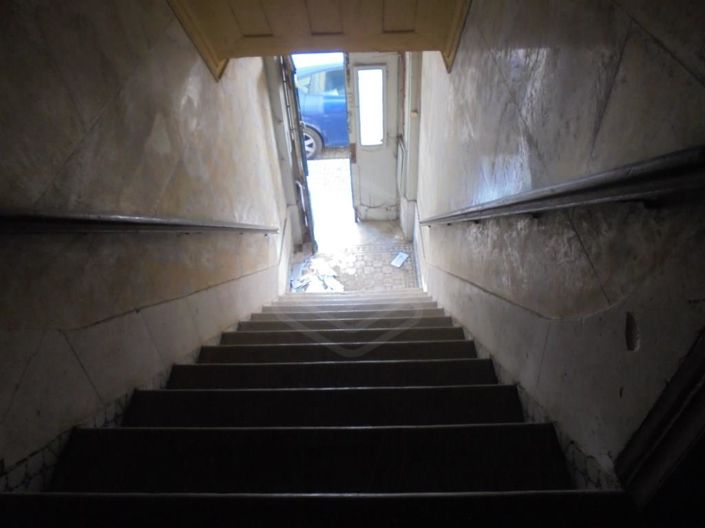 Image No.20-8 Bed House for sale