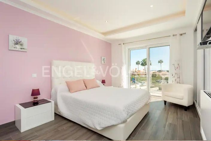 Image No.26-4 Bed House for sale