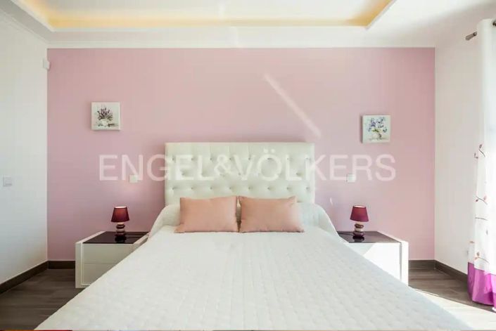 Image No.27-4 Bed House for sale