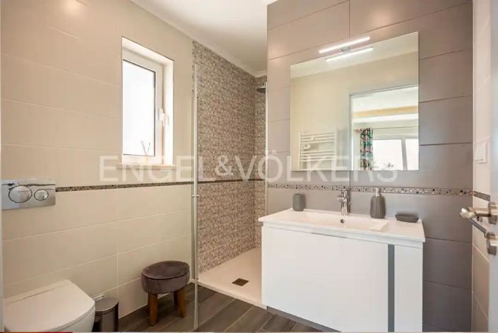 Image No.33-4 Bed House for sale