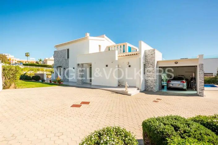 Image No.4-4 Bed House for sale