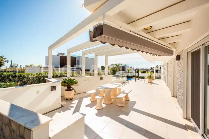 Image No.41-4 Bed House for sale