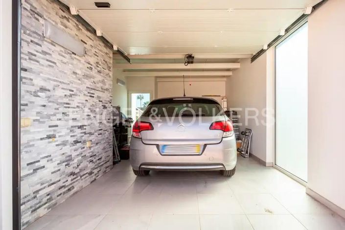 Image No.45-4 Bed House for sale