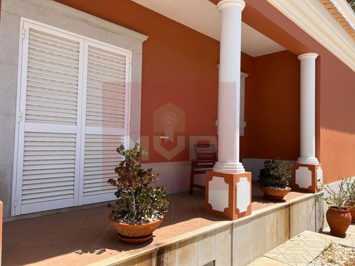 Image No.2-4 Bed House for sale