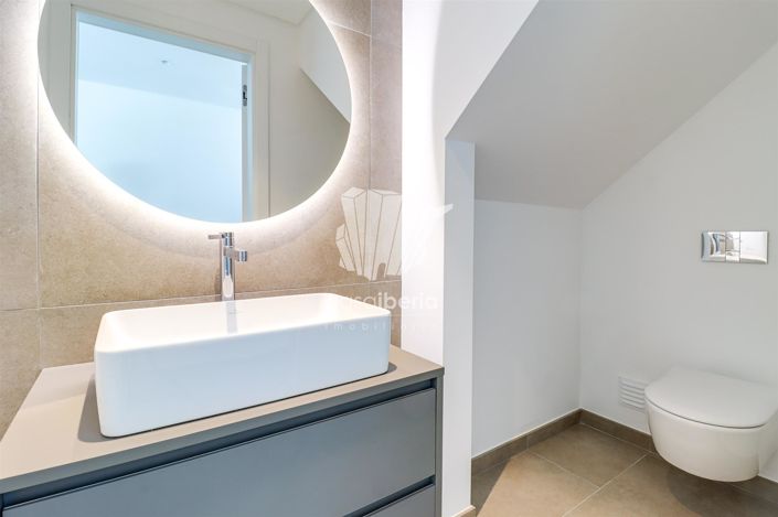 Image No.19-4 Bed House for sale