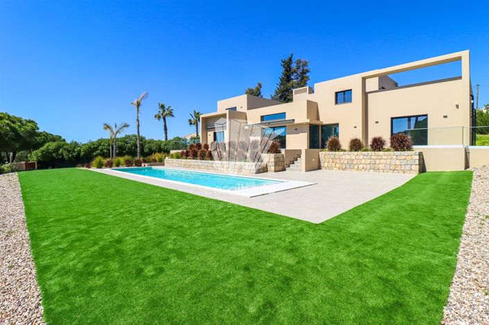 Image No.2-4 Bed House for sale