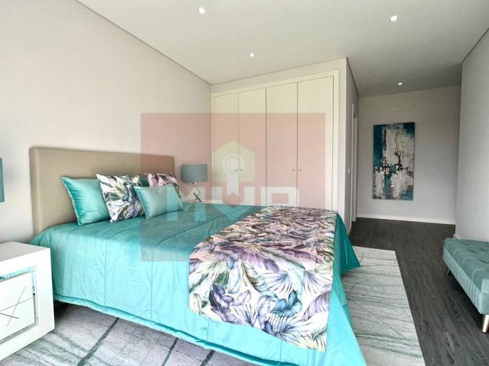 Image No.21-3 Bed Apartment for sale