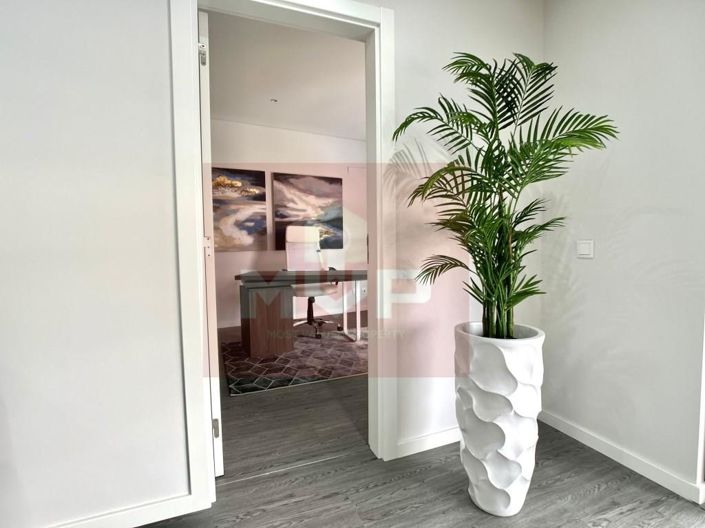 Image No.21-4 Bed Apartment for sale