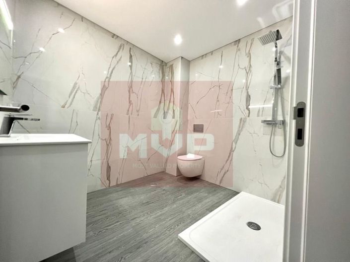 Image No.21-3 Bed Apartment for sale