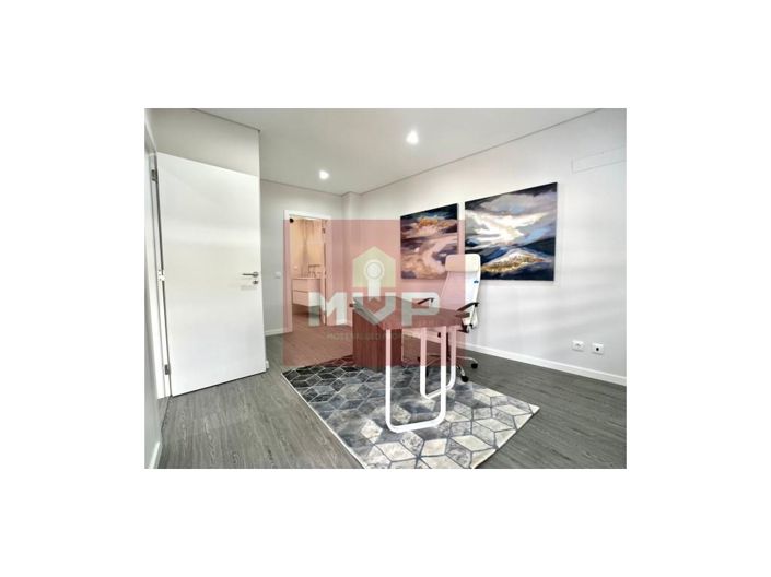 Image No.8-3 Bed Apartment for sale