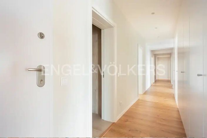 Image No.13-4 Bed Apartment for sale