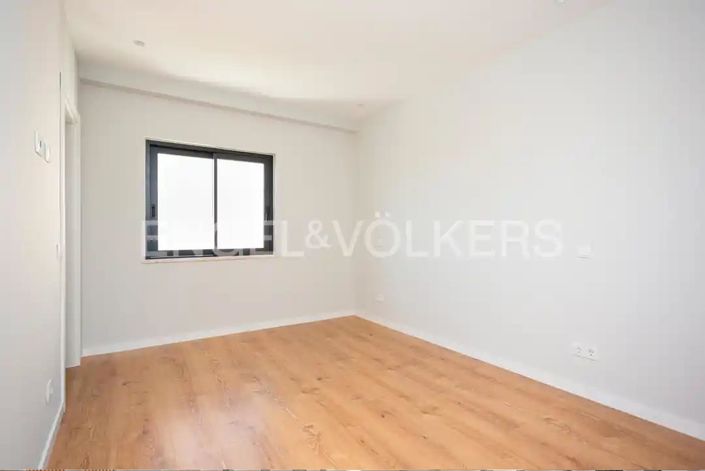 Image No.24-4 Bed Apartment for sale