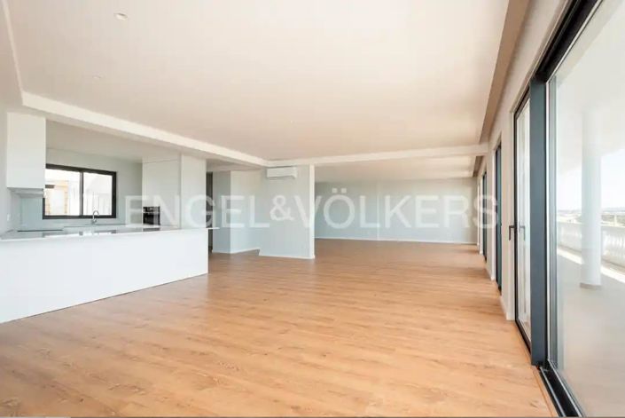 Image No.6-4 Bed Apartment for sale