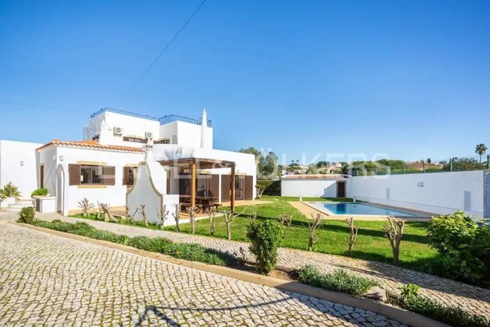 Image No.1-5 Bed House for sale
