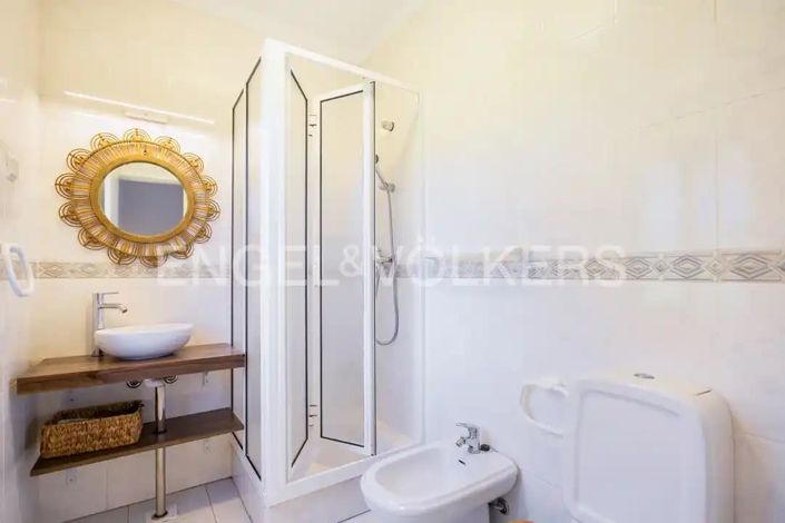 Image No.13-5 Bed House for sale