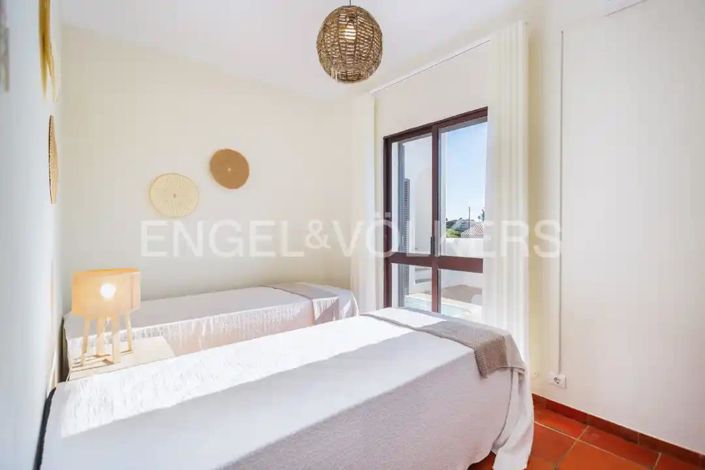 Image No.18-5 Bed House for sale