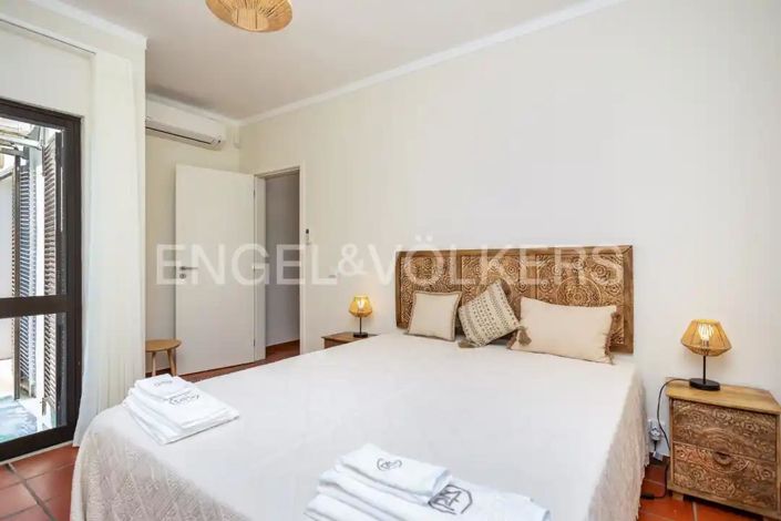 Image No.20-5 Bed House for sale