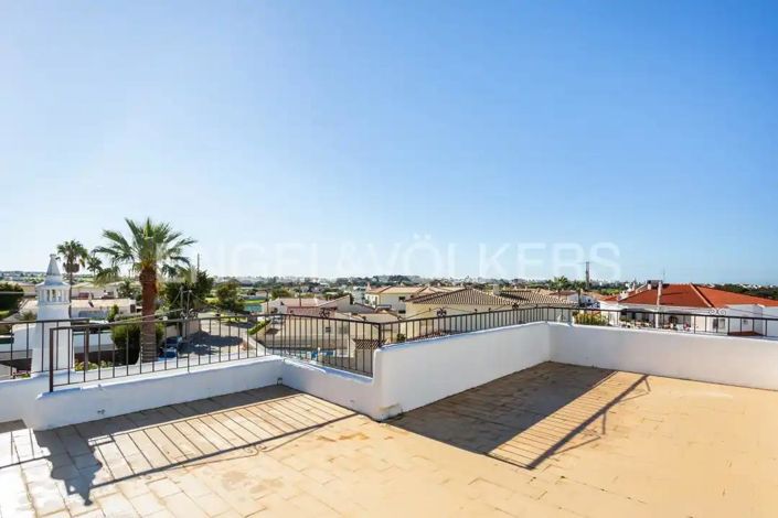 Image No.4-5 Bed House for sale