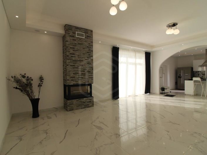 Image No.14-4 Bed House for sale