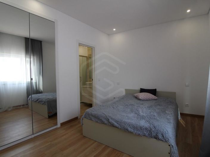 Image No.21-4 Bed House for sale