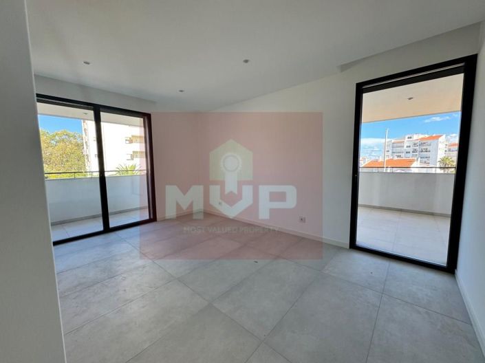 Image No.11-3 Bed Apartment for sale