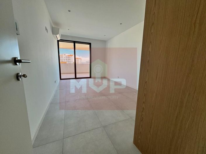 Image No.12-3 Bed Apartment for sale