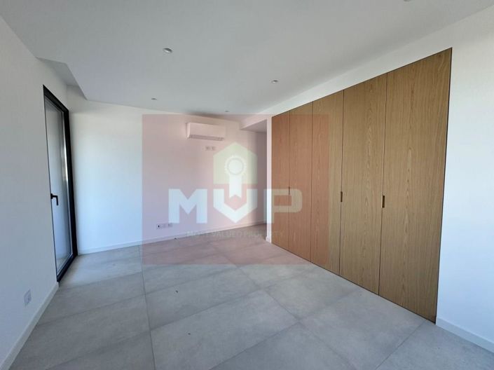 Image No.18-3 Bed Apartment for sale