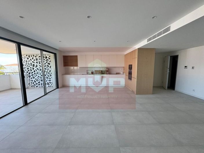 Image No.3-3 Bed Apartment for sale