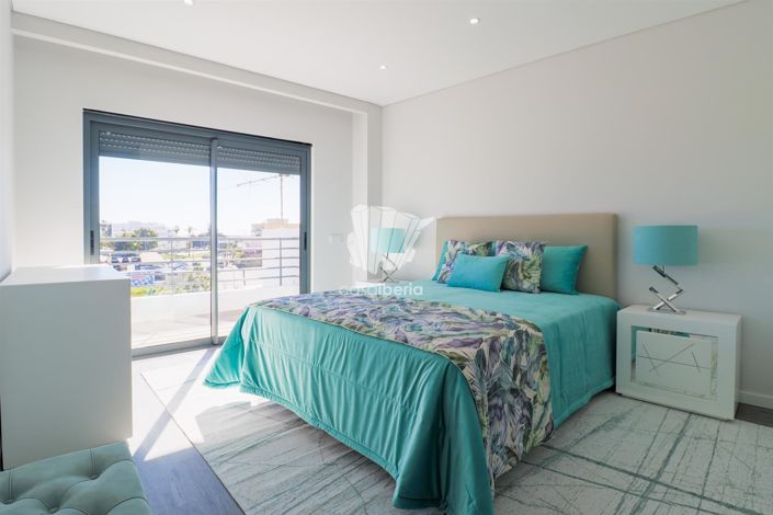 Image No.1-3 Bed Apartment for sale