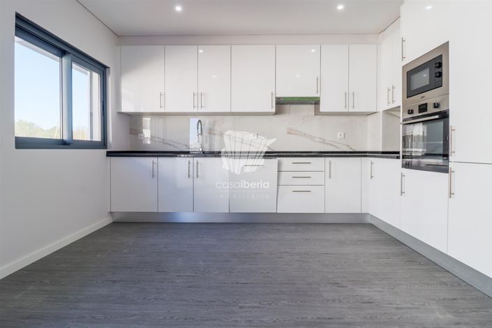 Image No.17-3 Bed Apartment for sale