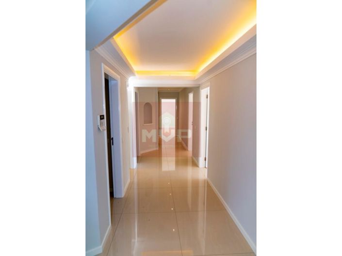 Image No.19-6 Bed House for sale