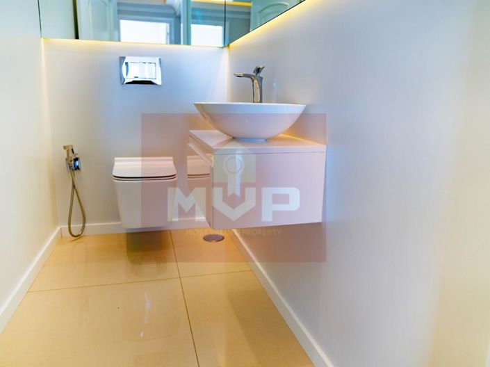 Image No.21-6 Bed House for sale