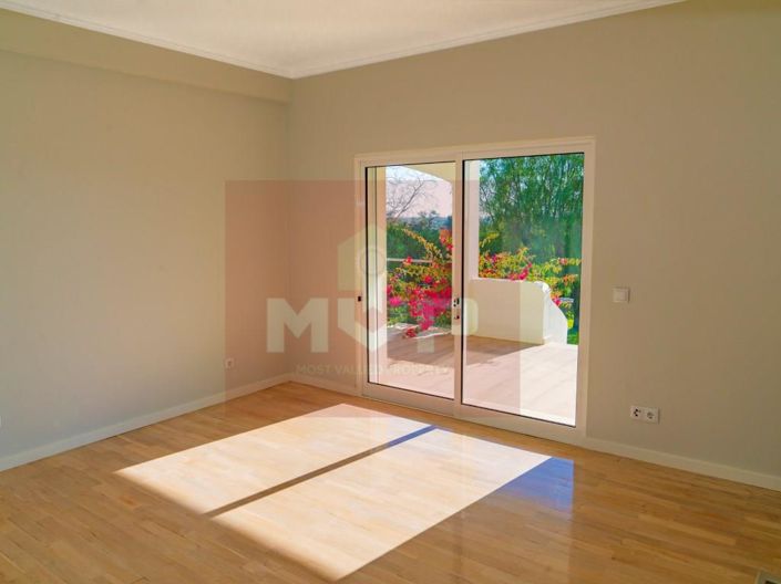 Image No.22-6 Bed House for sale