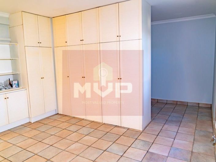 Image No.28-6 Bed House for sale