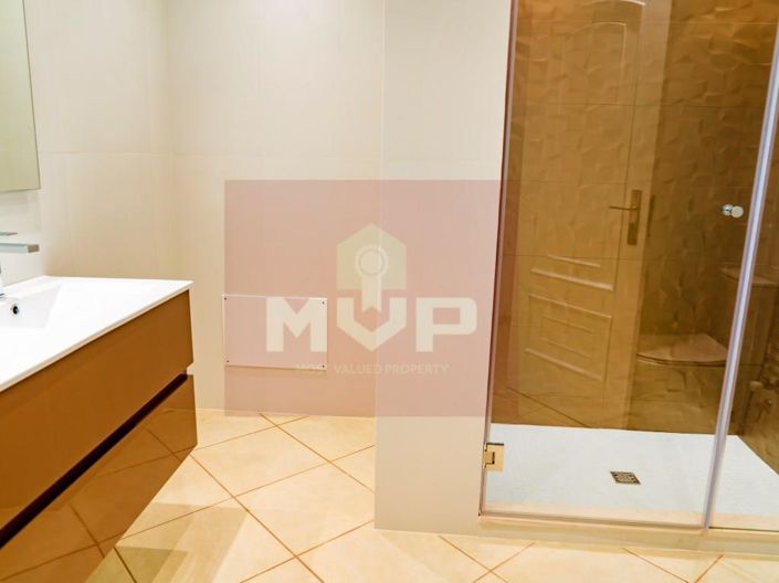 Image No.36-6 Bed House for sale