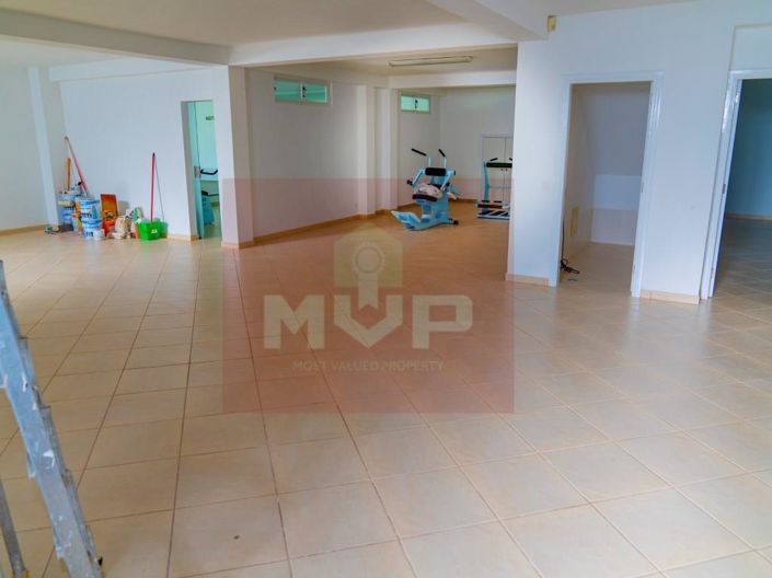 Image No.4-6 Bed House for sale