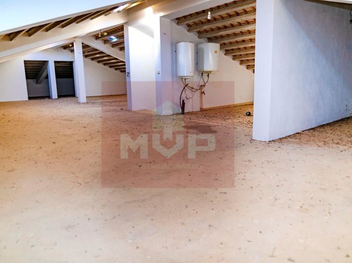 Image No.41-6 Bed House for sale