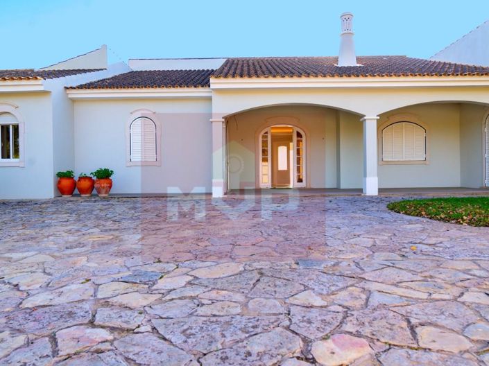 Image No.42-6 Bed House for sale