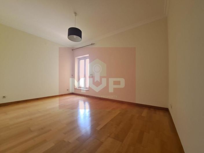 Image No.9-3 Bed Apartment for sale