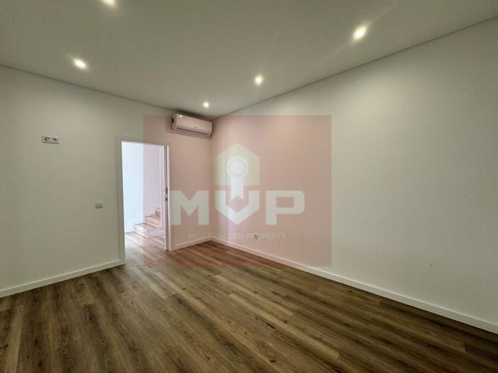 Image No.11-4 Bed House for sale