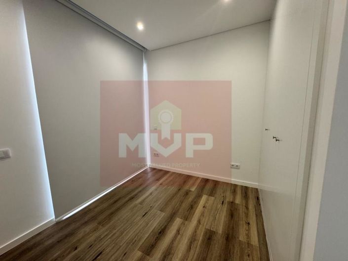 Image No.15-4 Bed House for sale