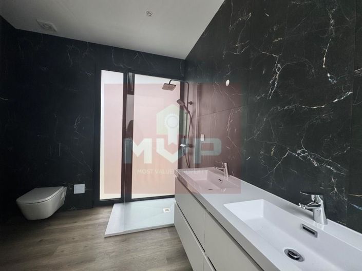 Image No.22-4 Bed House for sale