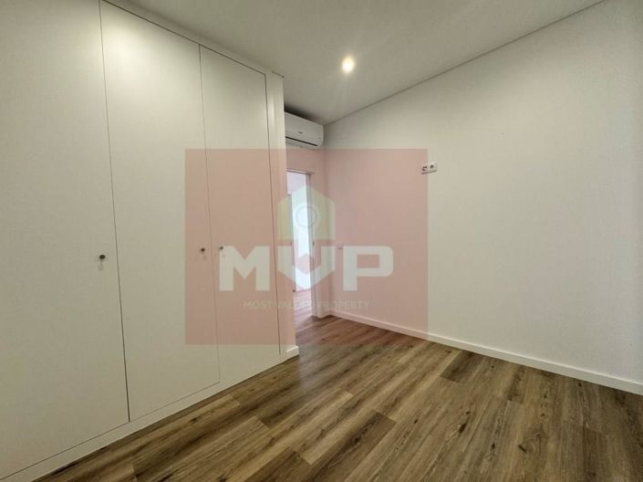 Image No.24-4 Bed House for sale