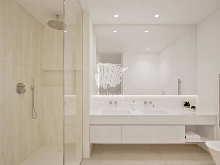 Image No.14-4 Bed House for sale