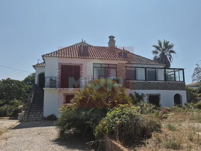 Image No.1-6 Bed House for sale