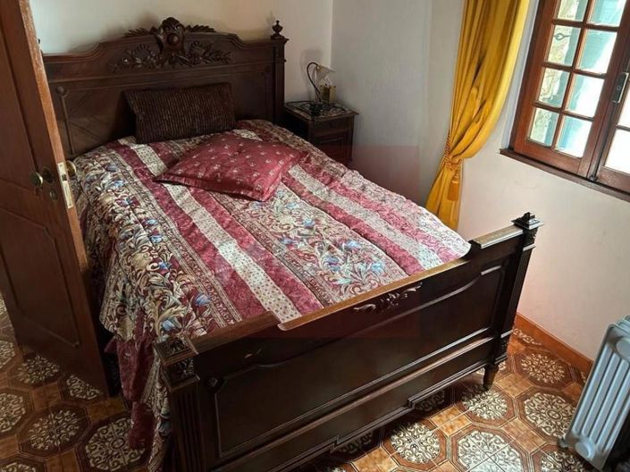 Image No.12-6 Bed House for sale