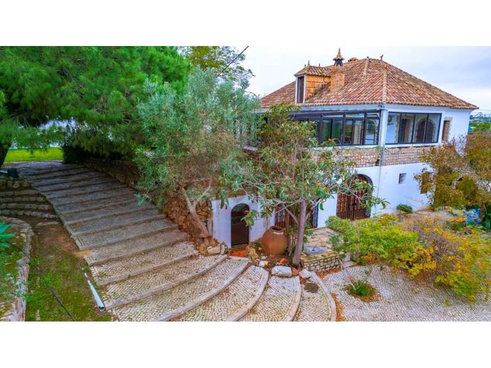 Image No.4-6 Bed House for sale