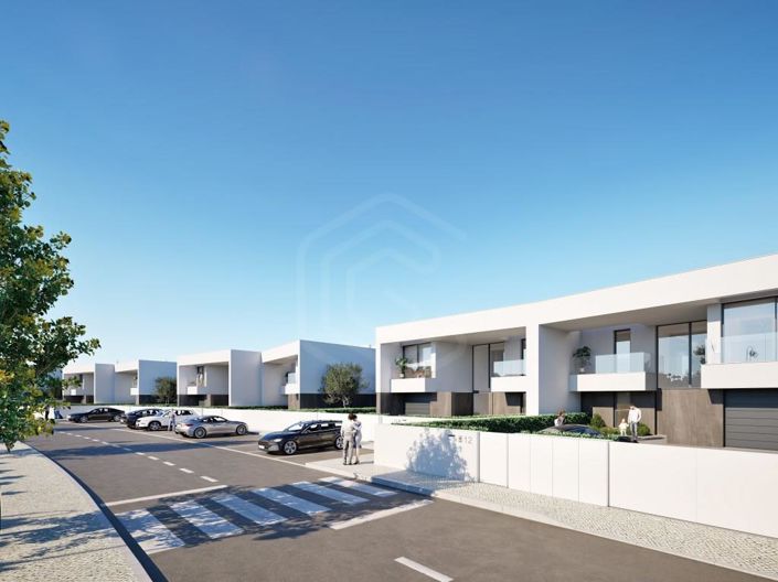 Image No.26-4 Bed House for sale