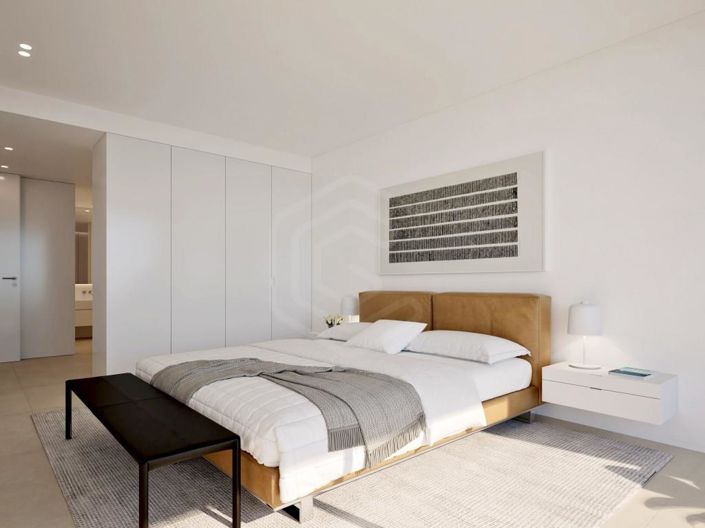 Image No.9-4 Bed House for sale