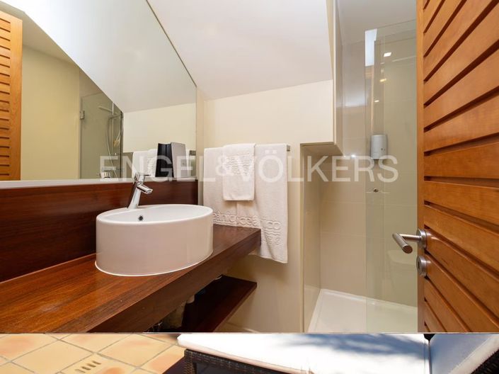 Image No.18-3 Bed House for sale